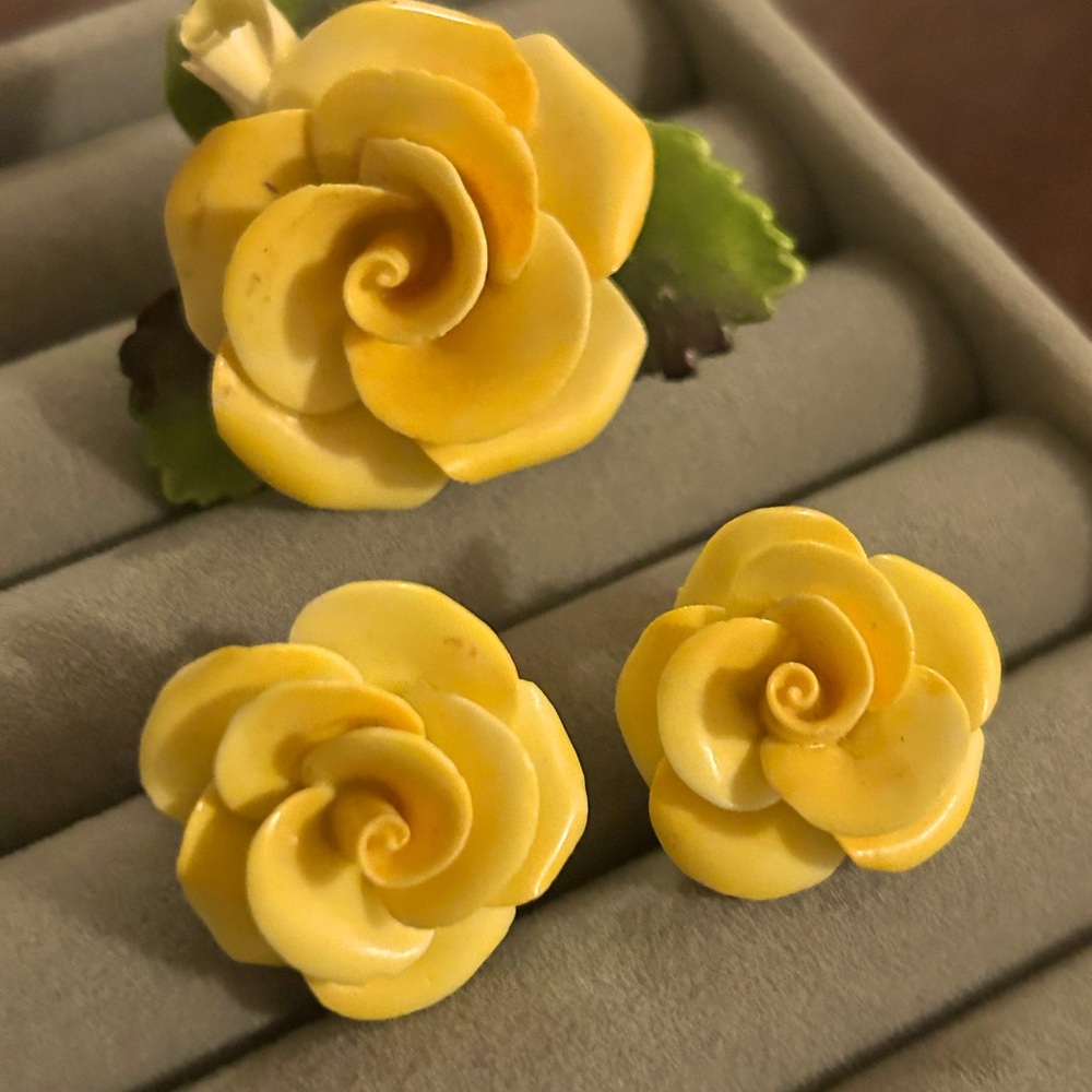 Cara China Staffordshire Yellow Rose Broach and earrings
